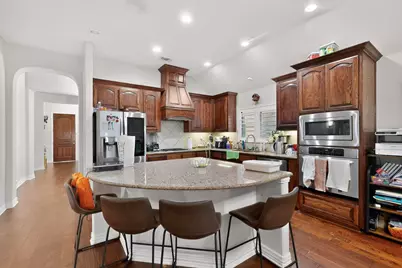 8715 Lindenwood Lane, Irving, TX 75063 - Photo 15