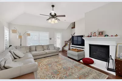 8715 Lindenwood Lane, Irving, TX 75063 - Photo 11