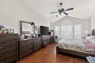 8715 Lindenwood Ln, Irving, TX 75063 - Photo 25