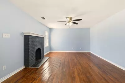 2115 Roanoke Avenue, Dallas, TX 75235 - Photo 3