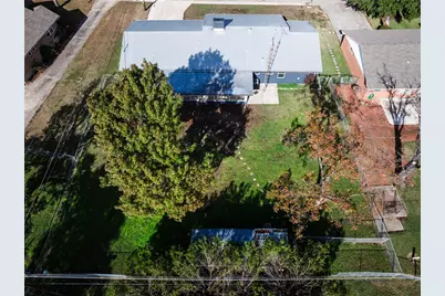 1911 College Street, Gainesville, TX 76240 - Photo 7