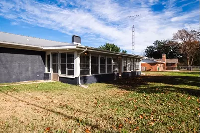 1911 College Street, Gainesville, TX 76240 - Photo 33