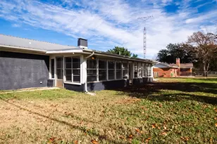 1911 College St, Gainesville, TX 76240 - Photo 33