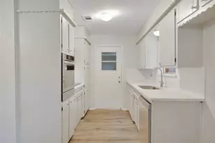 804 Natchez Ave, Bedford, TX 76022 - Photo 7