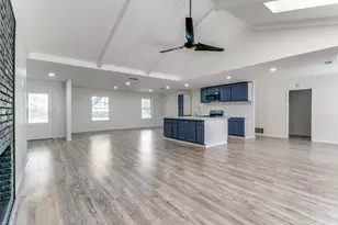 933 Charleston Ct, Bedford, TX 76022 - Photo 3