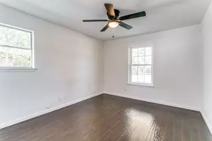 933 Charleston Ct, Bedford, TX 76022 - Photo 19