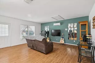 226 Hillcrest St, Sanger, TX 76266 - Photo 7