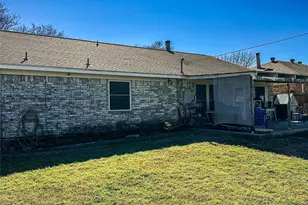 1324 N Creek Dr, Saginaw, TX 76179 - Photo 17