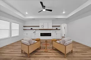 1271 E Myrtle St, Fort Worth, TX 76104 - Photo 11