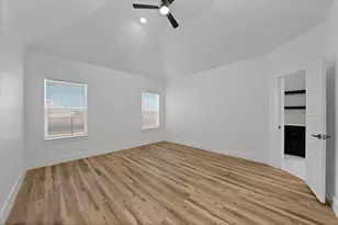 1271 E Myrtle St, Fort Worth, TX 76104 - Photo 17