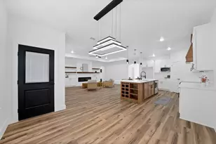 1271 E Myrtle St, Fort Worth, TX 76104 - Photo 15