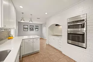 137 E Louella Dr, Hurst, TX 76054 - Photo 13