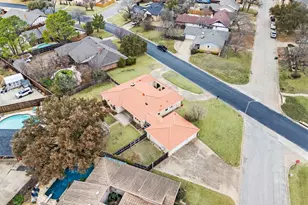 137 E Louella Dr, Hurst, TX 76054 - Photo 37