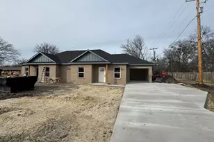 502 W Sanger St, Celeste, TX 75423 - Photo 3