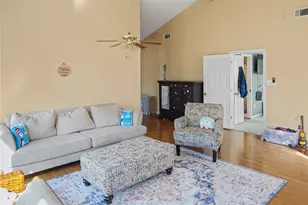 1945 Hemlock Dr, Haltom City, TX 76117 - Photo 13