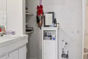 1945 Hemlock Dr, Haltom City, TX 76117 - Photo 17