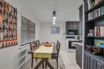 1421 S 12th Street #103, Waco, TX 76706 - Photo 5