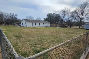 3718 Kendall Ln, Waco, TX 76705 - Photo 11