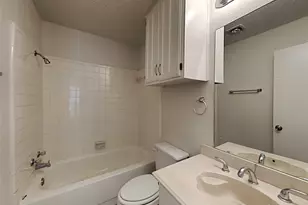 5211 Wild Horse Ct, Arlington, TX 76017 - Photo 9