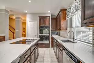 6603 Forest Park Dr, Arlington, TX 76001 - Photo 11