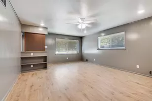 121 S Cavender St, Dallas, TX 75211 - Photo 3