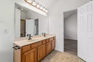 1037 Castle Top Dr, Fort Worth, TX 76052 - Photo 19