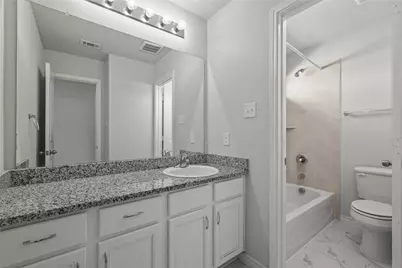 5556 Topwater Trail, Fort Worth, TX 76119 - Photo 9