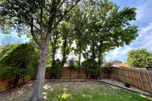 4421 Crystal Ln, Garland, TX 75043 - Photo 13