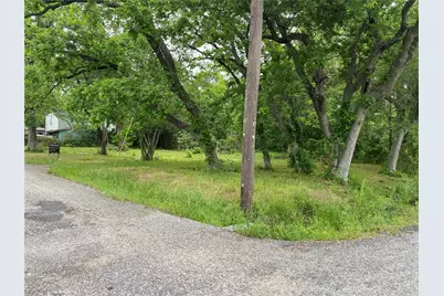 102 Elm Street, Bonham, TX 75418 - Photo 3