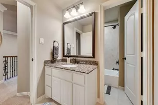 2111 N Hill Dr, Irving, TX 75038 - Photo 23