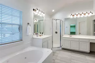 1718 E Branch Hollow Dr, Carrollton, TX 75007 - Photo 21