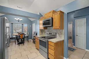 645 Cross Ridge Circle N, Fort Worth, TX 76120 - Photo 9