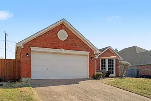 645 Cross Ridge Circle N, Fort Worth, TX 76120 - Photo 3