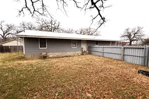 503 E Sadosa St, Eastland, TX 76448 - Photo 33