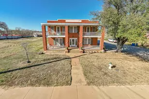 900 W West Walker, Breckenridge, TX 76424 - Photo 3