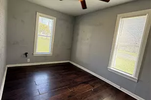 1801 W Bond St, Denison, TX 75020 - Photo 7