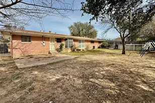 2300 SE 11th St, Mineral Wells, TX 76067 - Photo 3