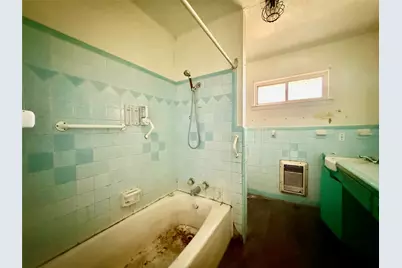 2300 SE 11th Street, Mineral Wells, TX 76067 - Photo 13