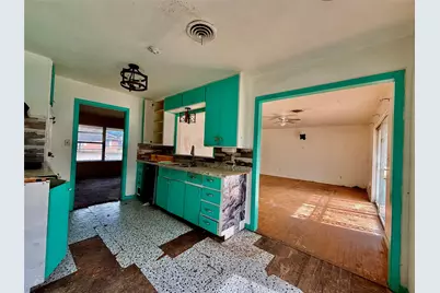 2300 SE 11th Street, Mineral Wells, TX 76067 - Photo 9