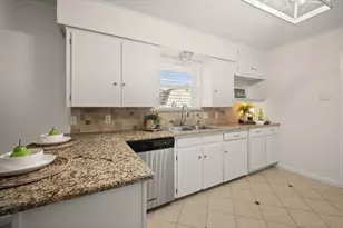 4013 Golden Oaks Dr, Haltom City, TX 76117 - Photo 23