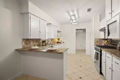 4013 Golden Oaks Drive, Haltom City, TX 76117 - Photo 9