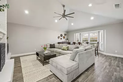 2703 Baldwin Drive, Arlington, TX 76012 - Photo 3