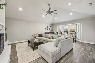 2703 Baldwin Dr, Arlington, TX 76012 - Photo 3