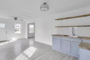 2001 Edmonia Ct, Fort Worth, TX 76105 - Photo 11