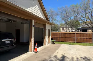 337 Lucille St, Irving, TX 75060 - Photo 37