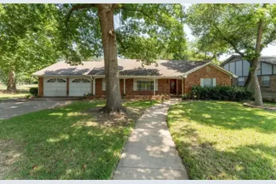 4215 Southcrest Drive, Arlington, TX 76013 - Photo 1