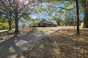 2001 Ventureview St, Palestine, TX 75803 - Photo 1