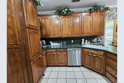 2001 Ventureview Street, Palestine, TX 75803 - Photo 9