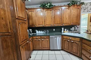 2001 Ventureview St, Palestine, TX 75803 - Photo 9