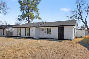 806 Laguna Dr, Garland, TX 75043 - Photo 3